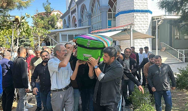 Erzincan'daki kazada hayatını kaybeden son aile ferdi de son yolculuğuna uğurlandı