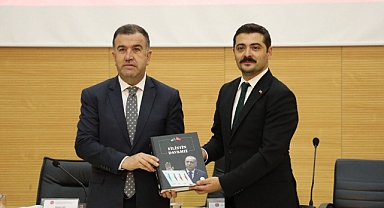 'Filistin Mücadelesinde Türkiye'nin Kamu Diplomasisi' konulu panel düzenledi