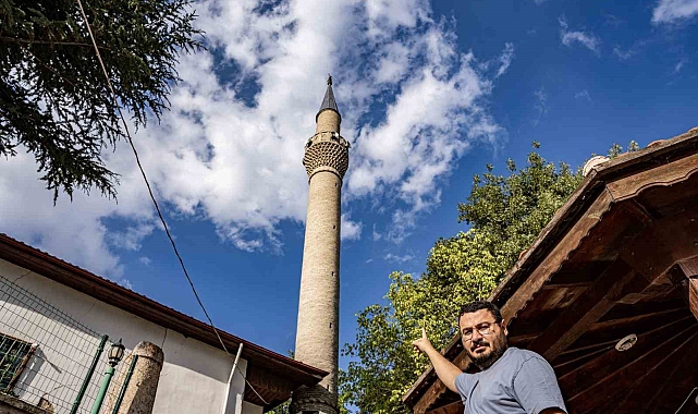 Sekiz asırlık cami aslına çevriliyor