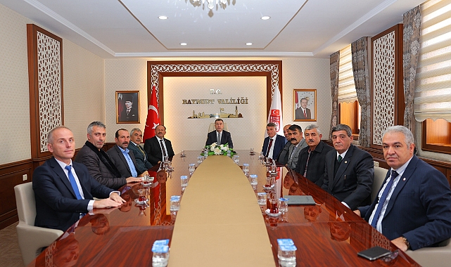 Vali Eldivan muhtarlarla bir araya geldi