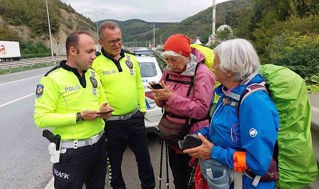 Venedik'ten yola çıkan 73 ve 79 yaşındaki kadın yazarların yürüyerek İpekyolu yolculuğu