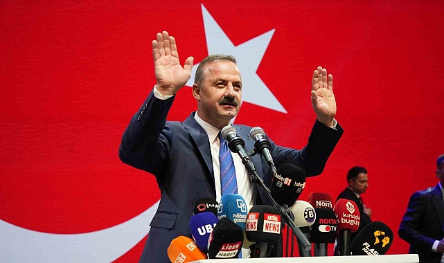 Yavuz Ağıralioğlu, Anahtar Parti'nin tanıtımını gerçekleştirdi