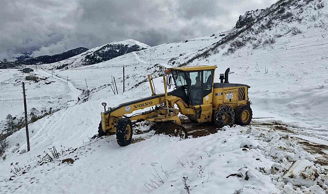 Yayla yollarında karla mücadele çalışmaları sürüyor
