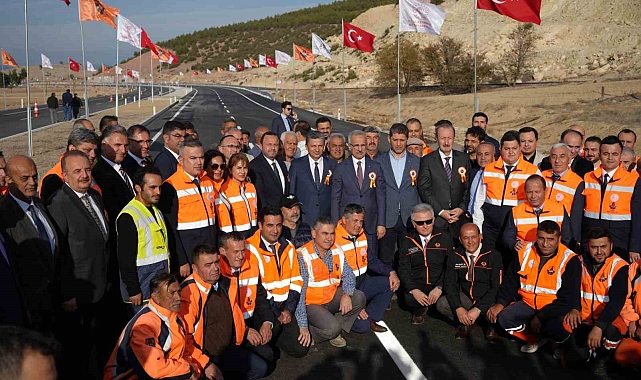 Bakan Uraloğlu: "İç Anadolu ve Batı Akdeniz arasında en kısa ulaşım imkanını tesis ederek, ülkemizin iç kesimleriyle güney kesimi arasında daha hızlı ve konforlu ulaşımı sağlamış olacağız"
