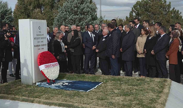 Bülent Ecevit vefatının 18'inci yılında mezarı başında anıldı