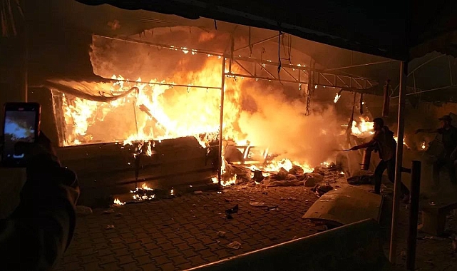 İsrail Gazze Şeridi'nde yerinden edilmiş sivilleri vurdu: 1'i çocuk 4 kişi hayatını kaybetti