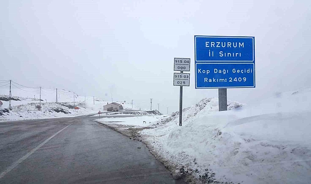 Kop Dağında kar yağışı etkisini gösterdi
