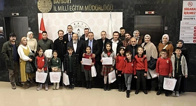 “Minik Eller Tasarlıyor”