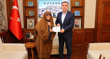 Umre için biriktirdiği parayı Mehmetçik Vakfı'na bağışladı