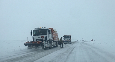Yüksek kesimlerde kar yağışı etkili oldu