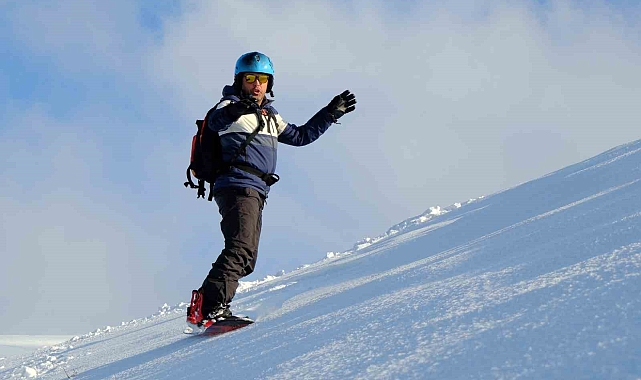 Zigana'nın zirvelerinde snowboard keyfi