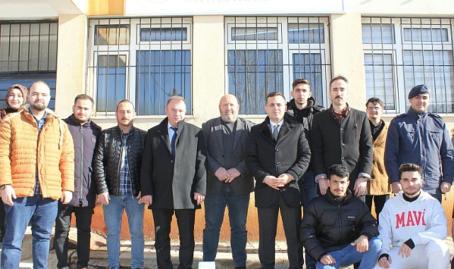 60 öğrenciye bot ve mont hediye edildi