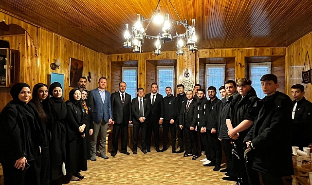Ateş, gençlerle buluştu