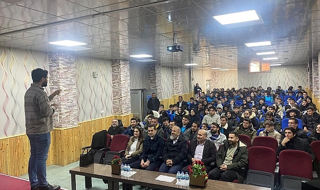 Bayburt Fen Lisesinde 'Yapay Zeka ve Kimlik' konulu bilim söyleşisi düzenlendi