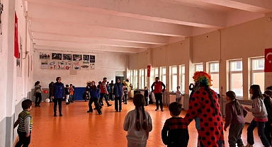 Köy okulları, Gençlik Merkezi personeliyle şenleniyor