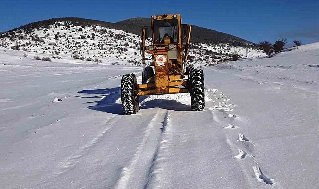 Samsun'da karla mücadele: 80 mahalle yolu ulaşıma açıldı