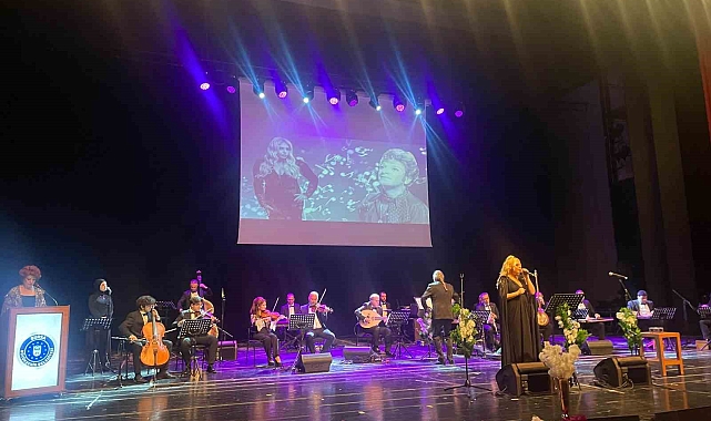 'Sanat Güneşi' Zeki Müren, Bursa'da anıldı