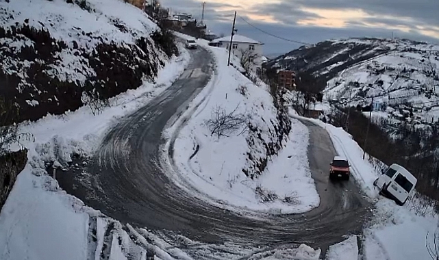 Trabzon'da virajı alamayan minibüs uçuruma yuvarlandı: 1 ölü, 1 yaralı