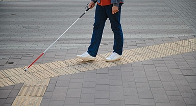 Görme engellilere yardım ederken nelere dikkat etmeliyiz?