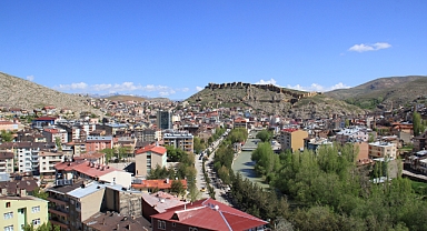 Her şeye rağmen mutluyuz!