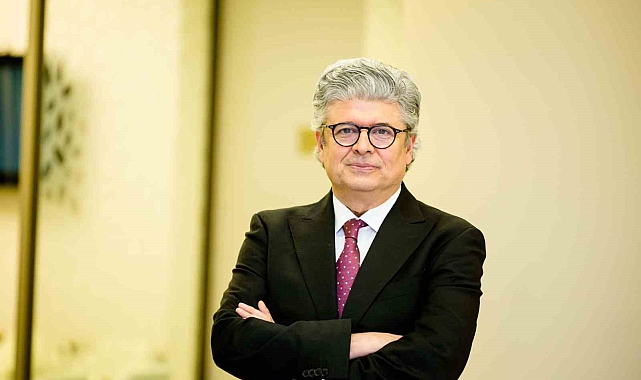 Prof. Dr. Faruk Buyru: "Rahim ağzı kanseri, tarama programları ve aşı ile önlenebiliyor"