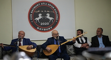 Unutulmaya yüz tutmuş 'Âşıklık Geleneği' Bayburt'un soğuk kış akşamlarında yaşatılıyor