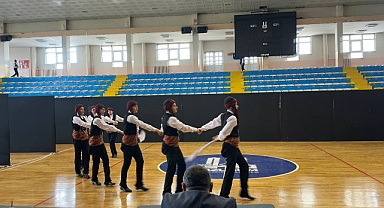 Bayburt Ortaokulu Halk oyunları ekibi Türkiye finallerinde