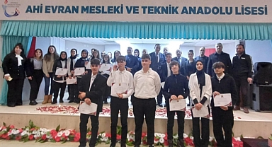 Bayburtlu öğrencilerden şiir programı