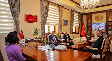 23 Nisan Valisi Aslı Berrak Tüysüz oldu