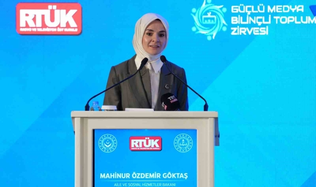 Bakan Göktaş: "Medya sadece yansıtmaz, aynı zamanda şekillendirir"