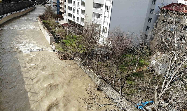 Harşit Çayı'nda yükselen su seviyesi vatandaşları tedirgin ediyor