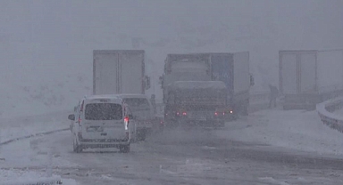 Kop Dağı'nda kar ve tipi etkili oldu
