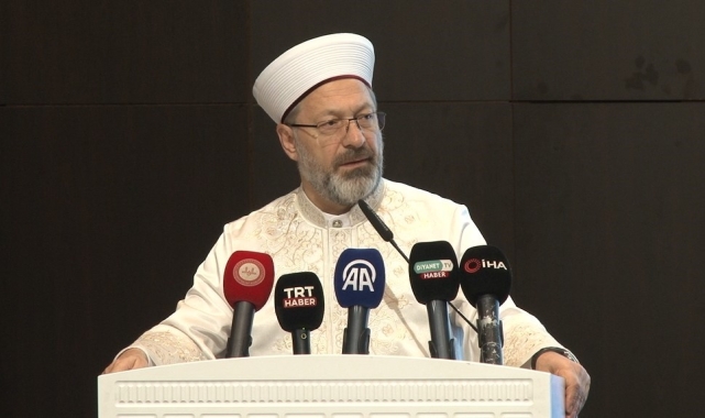 Ali Erbaş: "İnsanlık, cinsiyetsiz bir toplum oluşturma çabası içine giren sapkın bir anlayışla karşı karşıyadır"