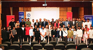 "Dinamo" Bayburt Üniversitesi'nde söyleşiye katıldı