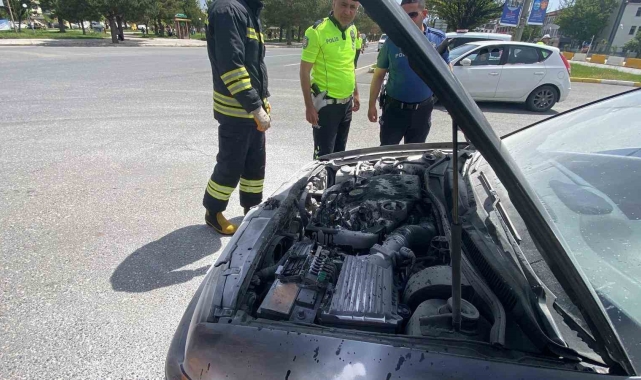 Erzincan'da araç yangını