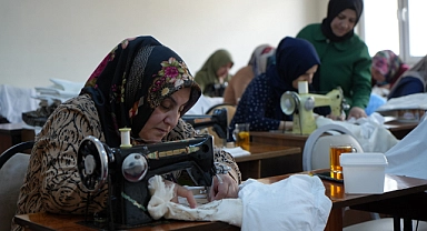 Geçmişin izlerini taşıyan ürünler antika makinelerde hayata döndürülüyor