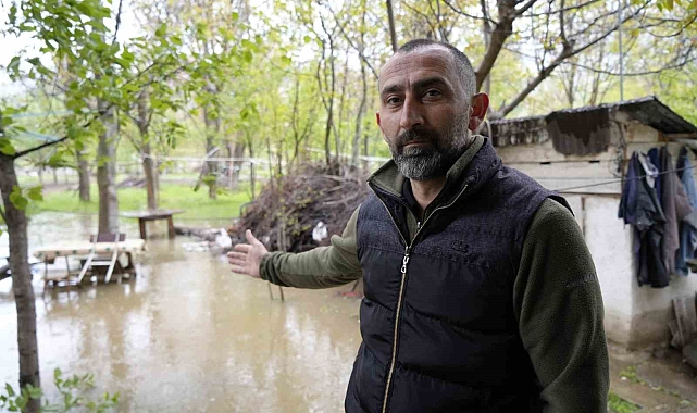 Gümüşhane'de DSİ'nin dere ıslahı çalışması bahçeleri sular altında bıraktı