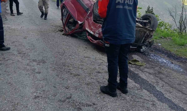 Gümüşhane'de otomobil 60 metrelik uçuruma yuvarlandı: 2 ağır yaralı
