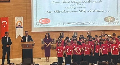 Minik öğrencilerden şiir ziyafeti