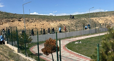 Öğrencilerden çevre temizliği