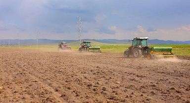 300 dekar mera alanında ekim ve gübreleme çalışması yapıldı