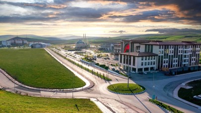 Rektör Türkmen’in A takımı belli oldu