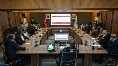 Türkiye'de bir ilk; Erzincan'da güvenli adımlar için okullarda kauçuk zemin projesi hayata geçiyor