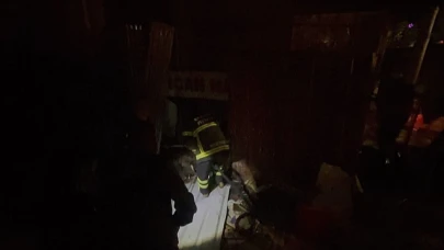 Erzincan'da gece saatlerinde yangın paniği!