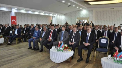 Türkiye-Azerbaycan iş adamları Kars'ta buluştu