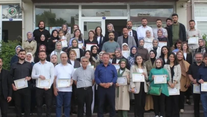 Demirözü’nde 63 eğitimciye başarı belgesi verildi
