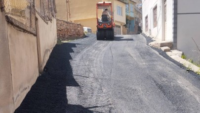 Yıkama ve asfalt çalışmaları sürüyor