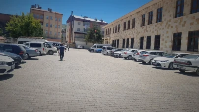 Park çilesine çözüm; Bayburt Lisesi bahçesi!