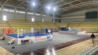 Yeni spor salonunun kapıları boks şampiyonasıyla açıldı