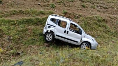 Sinoplu aile Bayburt’ta trafik kazası geçirdi!